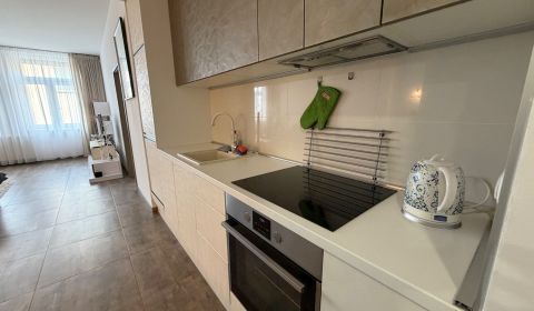 Kaufen 2-Zimmer-Wohnung, 2-Zimmer-Wohnung, Škultétyho, Topoľčany, Slow
