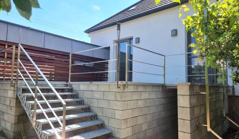 ZU VERKAUFEN - 3-Zimmer-Haus im Stadtzentrum, Nitra