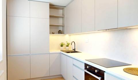 Kaufen 3-Zimmer-Wohnung, 3-Zimmer-Wohnung, Štvrť SNP, Trenčín, Slowake