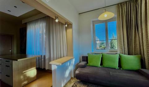 Mieten 4-Zimmer-Wohnung, 4-Zimmer-Wohnung, Revova, Bratislava - Staré 