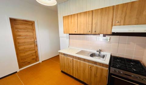 Mieten 3-Zimmer-Wohnung, 3-Zimmer-Wohnung, S. H. Vajanského, Nové Zámk