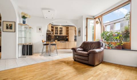 Kaufen 3-Zimmer-Wohnung, 3-Zimmer-Wohnung, Štefánikova, Bratislava - S