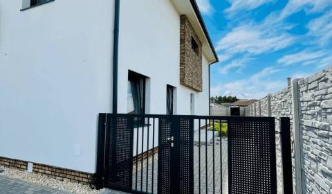 Kaufen 3-Zimmer-Wohnung, 3-Zimmer-Wohnung, Dunajská Streda, Slowakei