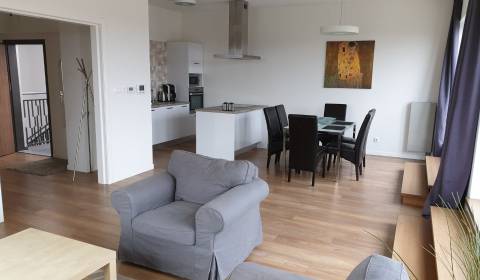 ZU VERMIETEN - 3-Zimmer-Wohnung im Stadtzentrum mit Terrasse - Nitra 