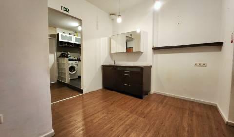 Mieten Geschäftsräumlichkeiten, Geschäftsräumlichkeiten, Žilinská, Bra