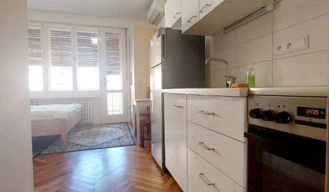 Kaufen 4-Zimmer-Wohnung, 4-Zimmer-Wohnung, Gorkého, Bratislava - Staré