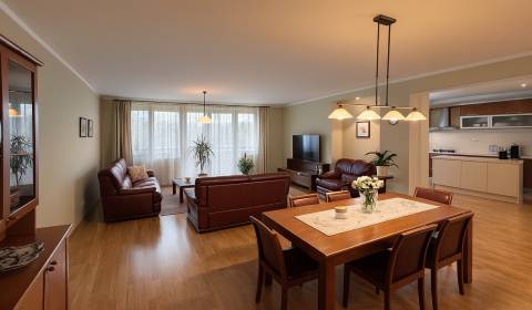 Kaufen 4-Zimmer-Wohnung, 4-Zimmer-Wohnung, Kysucká, Bratislava - Staré