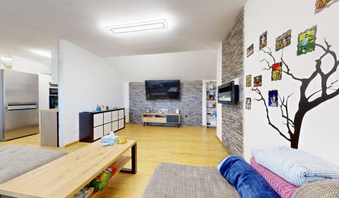 Mieten 3-Zimmer-Wohnung, 3-Zimmer-Wohnung, Bratislavská, Pezinok, Slow