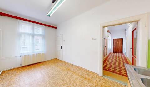 Kaufen 4-Zimmer-Wohnung, 4-Zimmer-Wohnung, 29. augusta, Bratislava - S