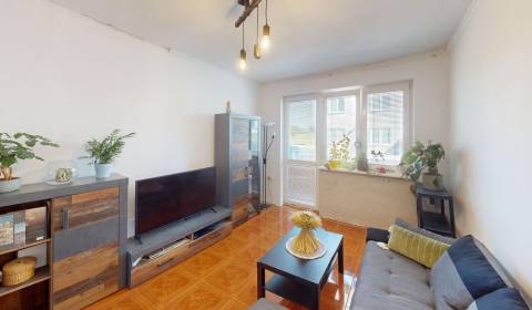 Kaufen 3-Zimmer-Wohnung, 3-Zimmer-Wohnung, Stummerova, Topoľčany, Slow