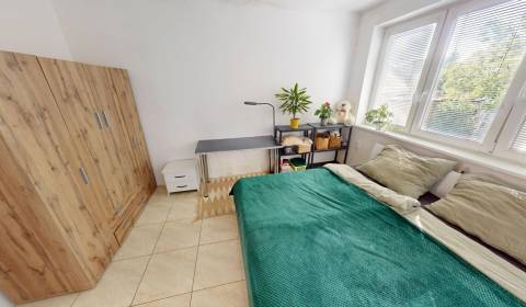 Kaufen 3-Zimmer-Wohnung, 3-Zimmer-Wohnung, Stummerova, Topoľčany, Slow