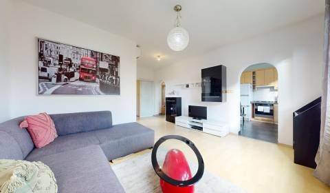 Kaufen 3-Zimmer-Wohnung, 3-Zimmer-Wohnung, Trebišovská, Bratislava - R