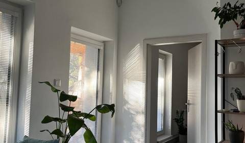 Kaufen 4-Zimmer-Wohnung, 4-Zimmer-Wohnung, Bratislava - Vrakuňa, Slowa