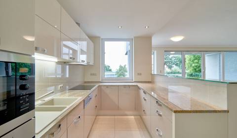 Mieten 3-Zimmer-Wohnung, 3-Zimmer-Wohnung, Mudroňova, Bratislava - Sta