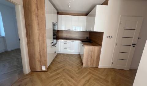 Kaufen 4-Zimmer-Wohnung, 4-Zimmer-Wohnung, Drotárska cesta, Bratislava