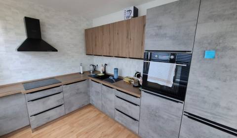 Mieten 3-Zimmer-Wohnung, 3-Zimmer-Wohnung, Prachatická, Zvolen, Slowak