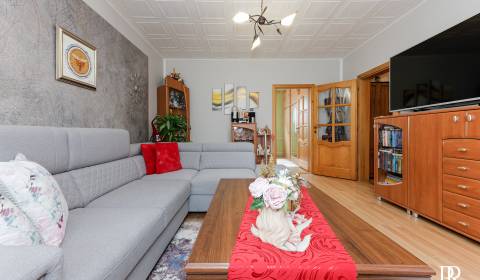 Kaufen 3-Zimmer-Wohnung, 3-Zimmer-Wohnung, SNP, Považská Bystrica, Slo