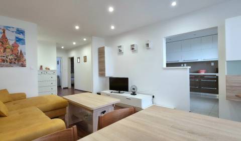 Kaufen 3-Zimmer-Wohnung, 3-Zimmer-Wohnung, Žiar nad Hronom, Slowakei