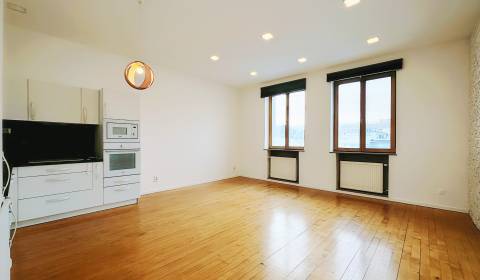 Mieten 2-Zimmer-Wohnung, 2-Zimmer-Wohnung, M.R. Štefánika, Žilina, Slo