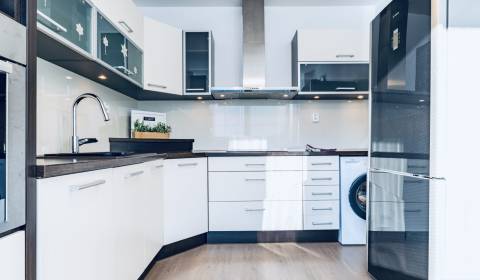 Kaufen 3-Zimmer-Wohnung, 3-Zimmer-Wohnung, Ševčenkova, Bratislava - Pe