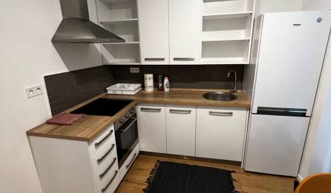Mieten 2-Zimmer-Wohnung, 2-Zimmer-Wohnung, Brečtanová, Galanta, Slowak