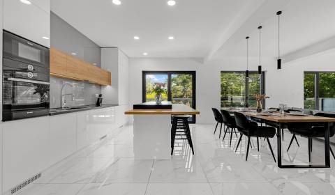 Kaufen 4-Zimmer-Wohnung, 4-Zimmer-Wohnung, Rekreačná, Piešťany, Slowak