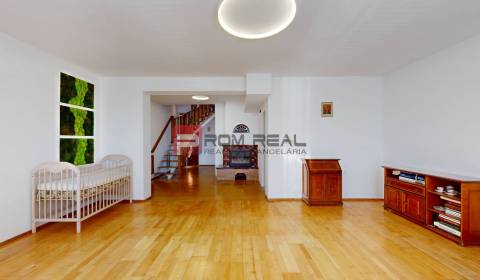 Kaufen Einfamilienhaus, Einfamilienhaus, Vinohradnícka, Pezinok, Slowa