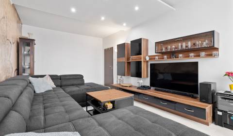 Kaufen 3-Zimmer-Wohnung, 3-Zimmer-Wohnung, Vranovská, Bratislava - Pet