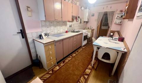 Kaufen 3-Zimmer-Wohnung, 3-Zimmer-Wohnung, Pod kalváriou, Topoľčany, S