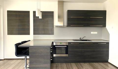 Kaufen 3-Zimmer-Wohnung, 3-Zimmer-Wohnung, Esterházyho, Dunajská Stred