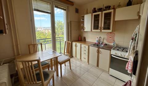 Kaufen 3-Zimmer-Wohnung, 3-Zimmer-Wohnung, Exnárová, Bratislava - Ruži