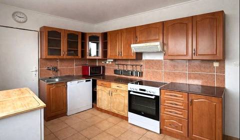Kaufen 4-Zimmer-Wohnung, 4-Zimmer-Wohnung, Levice, Slowakei