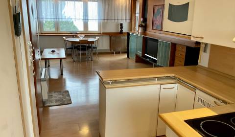 Mieten 3-Zimmer-Wohnung, 3-Zimmer-Wohnung, Osloboditeľská, Bratislava 