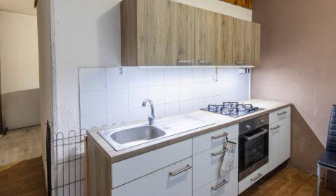 Kaufen 2-Zimmer-Wohnung, 2-Zimmer-Wohnung, Karpatská, Banská Bystrica,