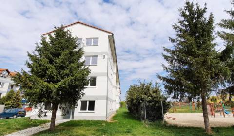 Kaufen 2-Zimmer-Wohnung, 2-Zimmer-Wohnung, Školská, Senec, Slowakei