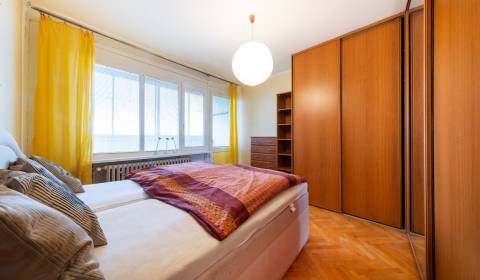 ZU VERKAUFEN: 3-Zimmer-Wohnung im Stadtzentrum mit einzigartigem Blick