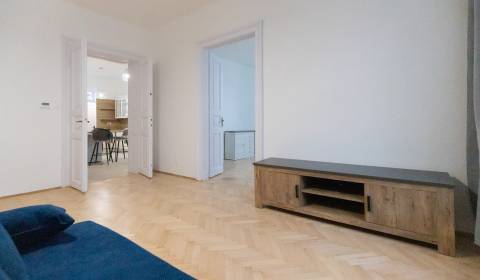 Mieten 3-Zimmer-Wohnung, 3-Zimmer-Wohnung, Dunajská, Bratislava - Star