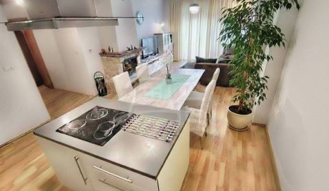 Kaufen 3-Zimmer-Wohnung, 3-Zimmer-Wohnung, Banská Bystrica, Slowakei