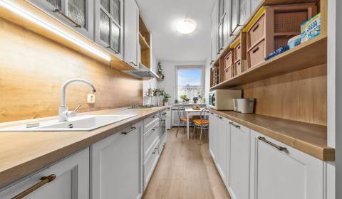 Kaufen 3-Zimmer-Wohnung, 3-Zimmer-Wohnung, Vígľašská, Bratislava - Pet