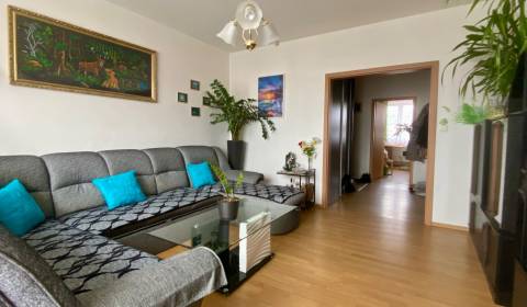 Kaufen 3-Zimmer-Wohnung, 3-Zimmer-Wohnung, Gessayova, Bratislava - Pet