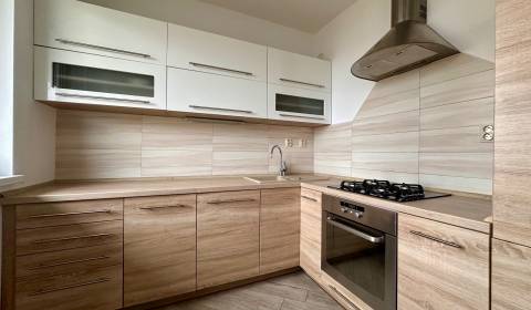 Kaufen 3-Zimmer-Wohnung, 3-Zimmer-Wohnung, Banšelova, Bratislava - Ruž