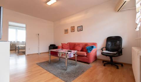 Mieten 4-Zimmer-Wohnung, 4-Zimmer-Wohnung, Latorická, Bratislava - Pod