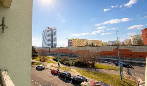 Kaufen 4-Zimmer-Wohnung, 4-Zimmer-Wohnung, Martinčekova, Bratislava - 