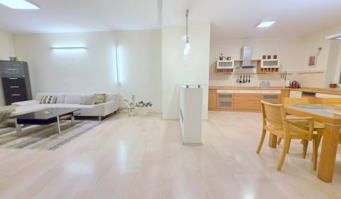 Mieten 2-Zimmer-Wohnung, 2-Zimmer-Wohnung, Kúpeľná, Bratislava - Staré