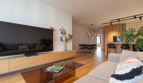Mieten 3-Zimmer-Wohnung, 3-Zimmer-Wohnung, Svätoplukova, Bratislava - 