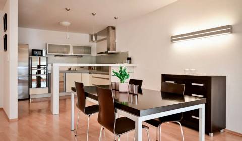 Mieten 3-Zimmer-Wohnung, 3-Zimmer-Wohnung, Kysucká, Bratislava - Staré