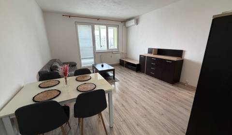 Mieten 2-Zimmer-Wohnung, 2-Zimmer-Wohnung, Ľudovíta Fullu, Topoľčany, 