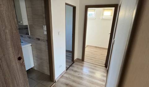 Kaufen 3-Zimmer-Wohnung, 3-Zimmer-Wohnung, Cintorínska, Levice, Slowak