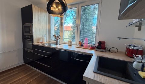 Kaufen 2-Zimmer-Wohnung, 2-Zimmer-Wohnung, Kuzmányho, Topoľčany, Slowa