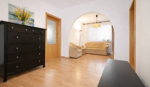 Kaufen 3-Zimmer-Wohnung, 3-Zimmer-Wohnung, Lenardova, Bratislava - Pet